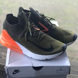 NIKE AIR MAX 270 FLYKNIT OLIVE BARELY WORN!